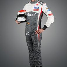 Adrian Sutil posa con los colores de Sauber
