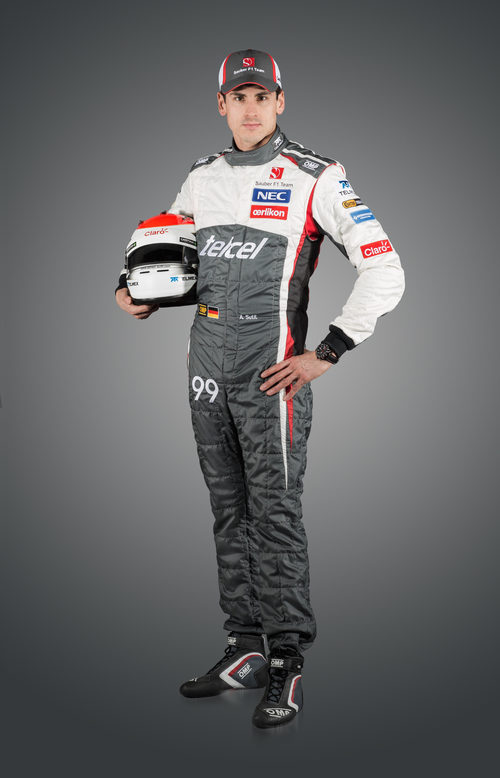 Adrian Sutil posa con los colores de Sauber