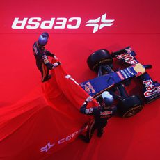 Vergne y Kvyat destapan el nuevo Toro Rosso STR9