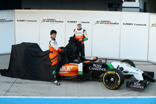 Nico Hülkenberg y Sergio Pérez descubren el VJM07