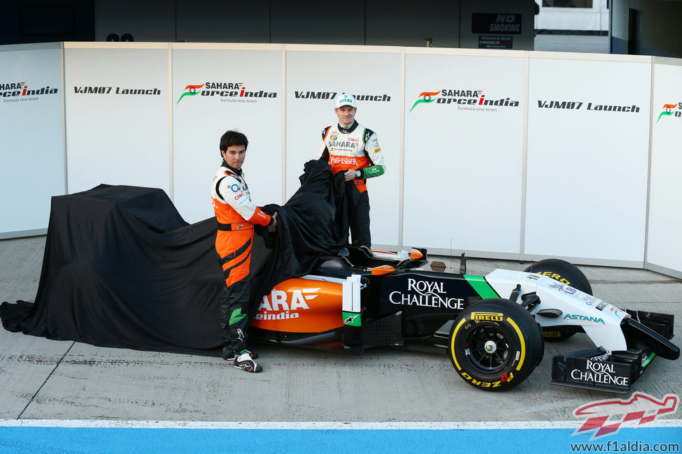 Nico Hülkenberg y Sergio Pérez descubren el VJM07