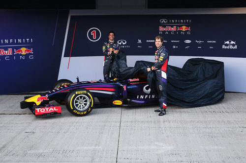 Sebastian Vettel y Daniel Ricciardo presentan el RB10