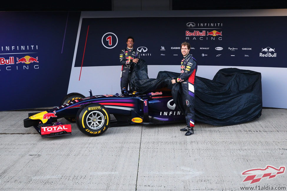 Sebastian Vettel y Daniel Ricciardo presentan el RB10