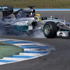 Pasada de frenada de Lewis Hamilton