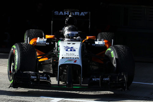 Sergio Pérez sale a pista con el Force India
