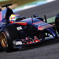 Jean-Eric Vergne con el nuevo Toro Rosso