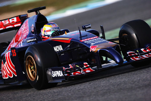 Jean-Eric Vergne con el nuevo Toro Rosso