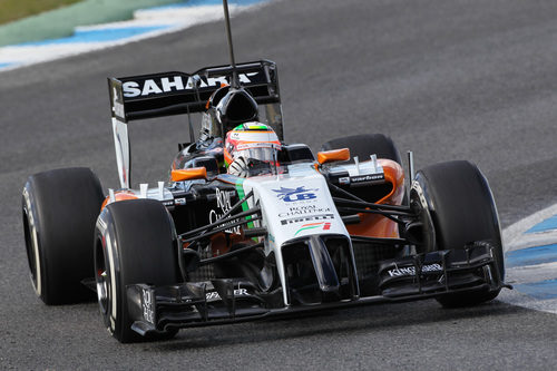 Sergio Pérez pilota su nuevo Force India VJM07