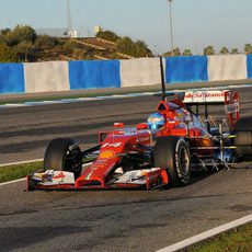 Fernando Alonso prueba sensores en el coche