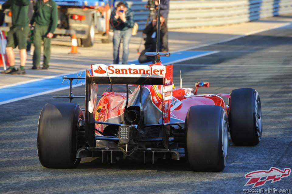 Parte trasera del Ferrari F14-T