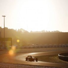 Robin Frijns rueda bajo el sol de Jerez