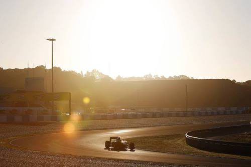 Robin Frijns rueda bajo el sol de Jerez