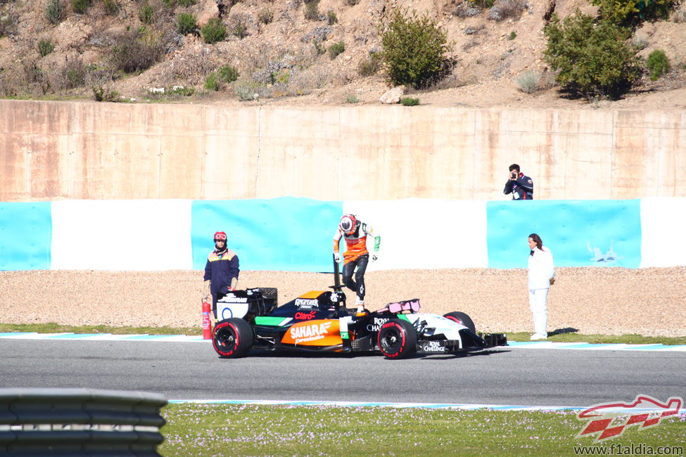 Nico Hülkenberg se dispone a bajar del VJM07