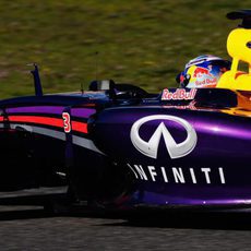 Daniel Ricciardo solo completó tres vueltas