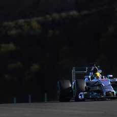 Nueva vuelta para Lewis Hamilton en su W05