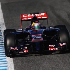 Plano frontal del STR9 de Jean-Eric Vergne