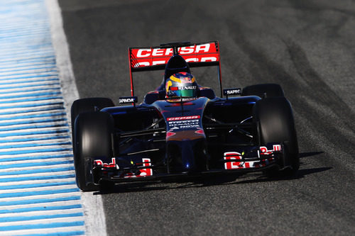 Plano frontal del STR9 de Jean-Eric Vergne