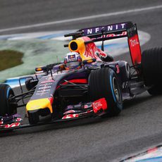 Daniel Ricciardo prueba el compuesto de lluvia extrema