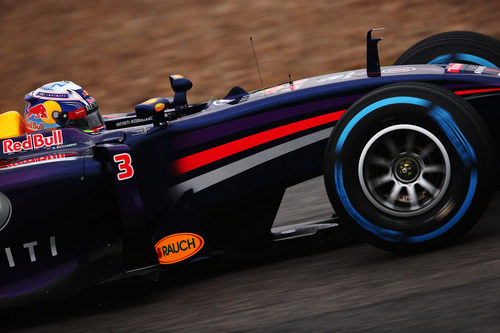 Daniel Ricciardo no acaba su segundo día