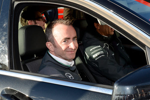 Paddy Lowe sonríe en su llegada a Jerez