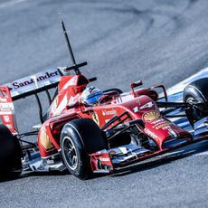 Fernando Alonso rueda en Jerez