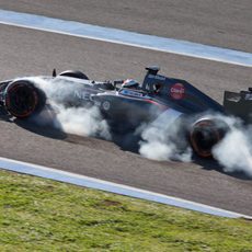 Humo de Adrian Sutil