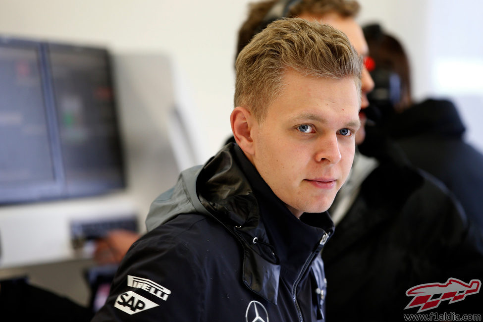 Kevin Magnussen en el box