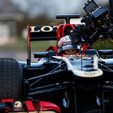 Plano corto con Nicolas Prost vestido de Romain Grosjean