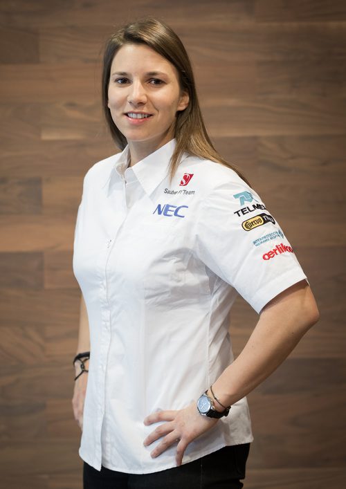 Simona de Silvestro posa con los colores de Sauber