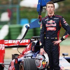 Daniil Kvyat se queda tirado con el STR9