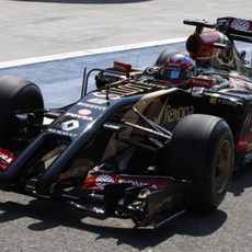 El Lotus de Romain Grosjean se estrena en Baréin