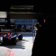 Daniil Kvyat sale de boxes