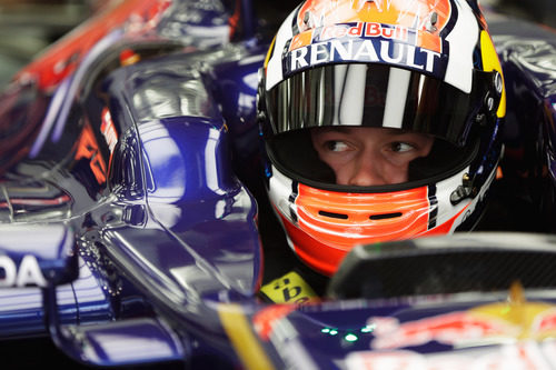 Mirada de Daniil Kvyat antes de salir