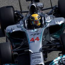 Nueva vuelta en Sakhir para Lewis Hamilton