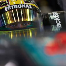 Mirada de Lewis Hamilton desde el W05