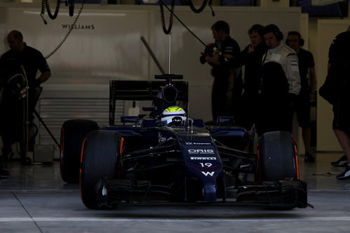 Felipe Massa abandona el box de Williams