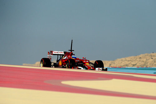 Pruebas en el desierto para Fernando Alonso