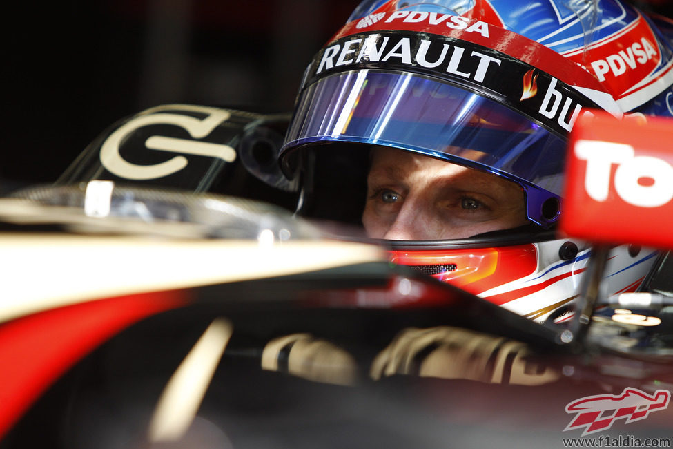 Plano principal de Romain Grosjean en el E22