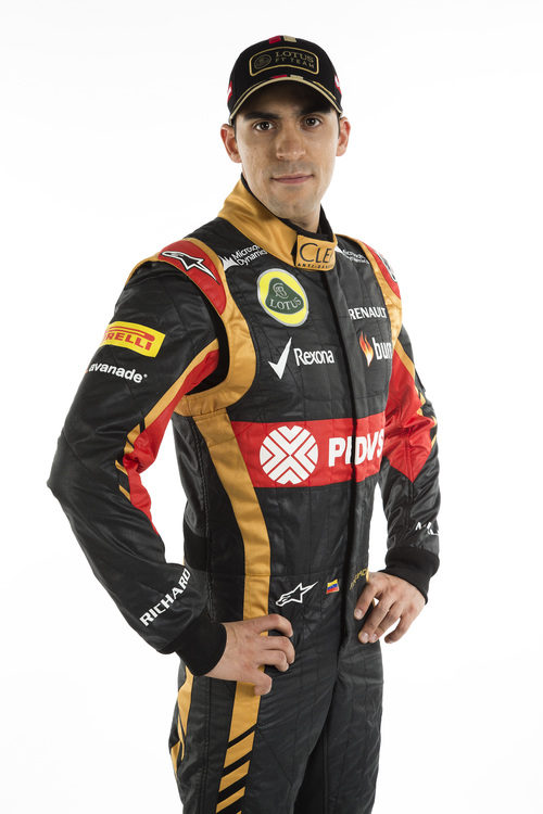 Pastor Maldonado posa como piloto de Lotus