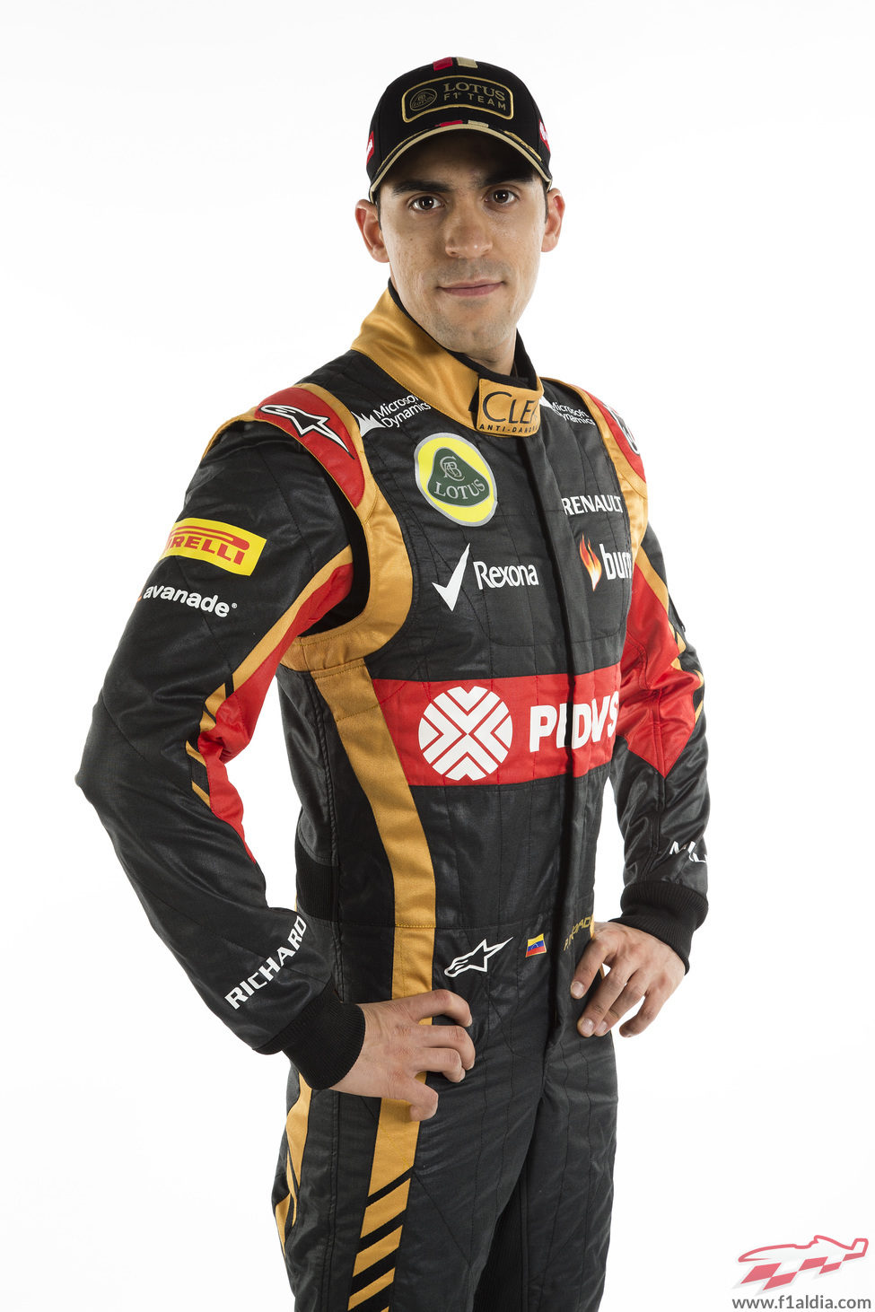 Pastor Maldonado posa como piloto de Lotus