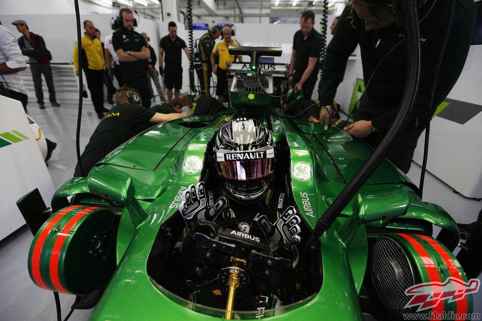 Kamui preparado para salir de boxes