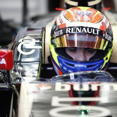 Pastor Maldonado, concentrado en el Lotus E22