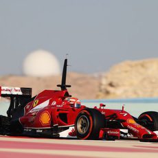 Kimi Räikkönen prueba los neumáticos superblandos en su Ferrari