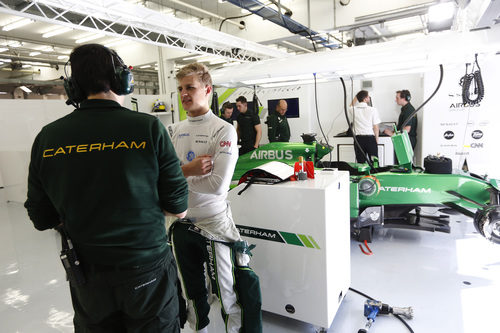 Marcus Ericsson sigue en su box entusiasmado