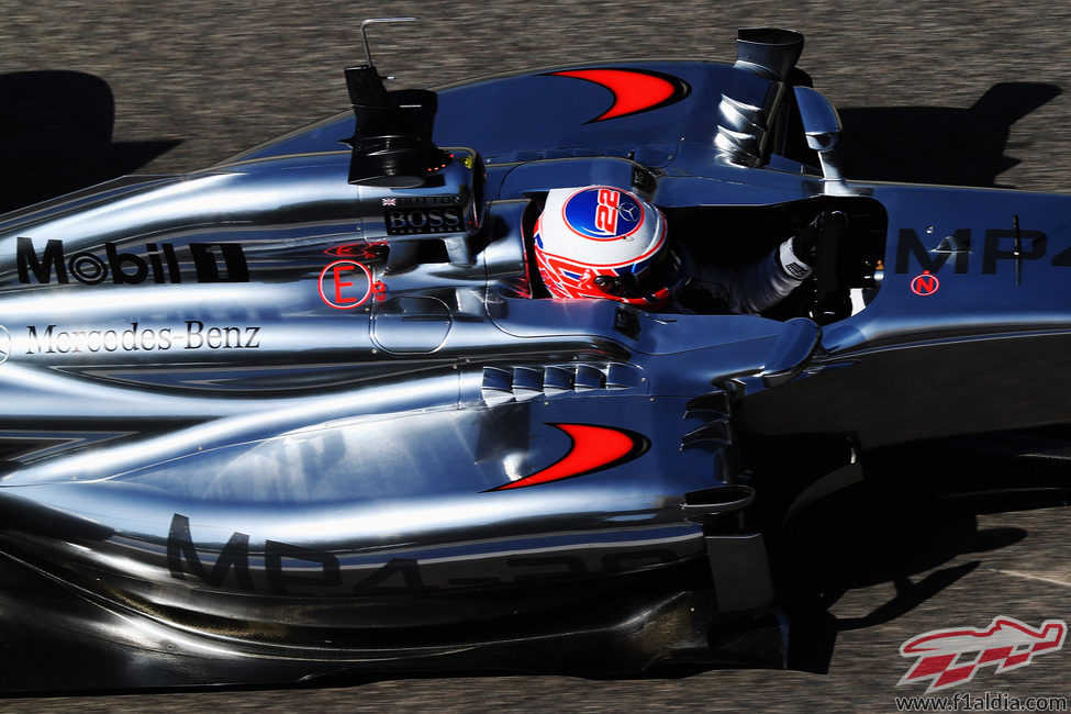 Jenson Button en los tests de Baréin