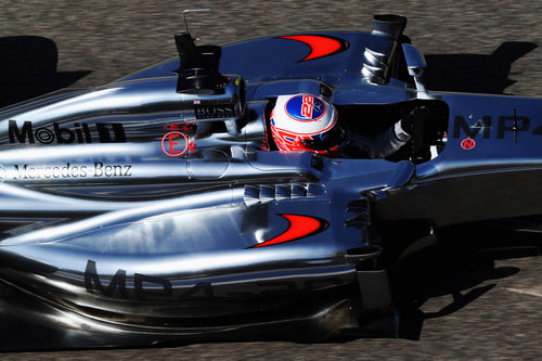 Jenson Button en los tests de Baréin