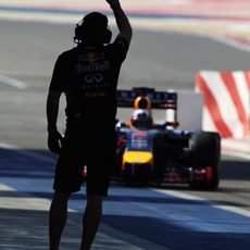 Daniel Ricciardo vuelve a boxes