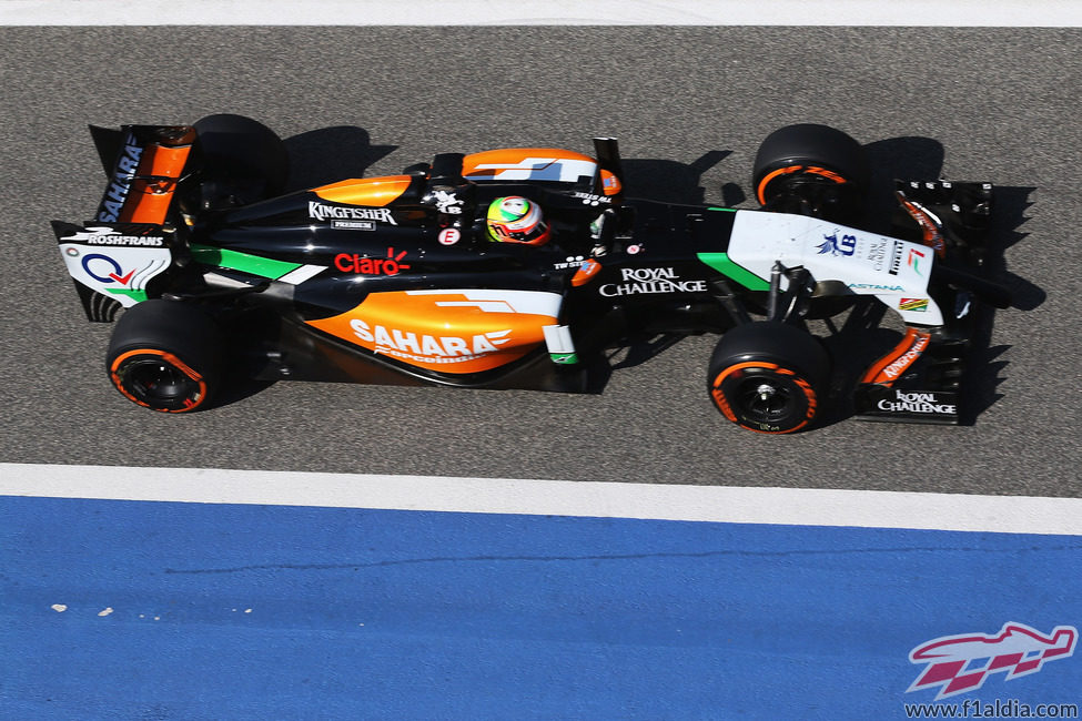 El Force India VJM07 rueda en Baréin