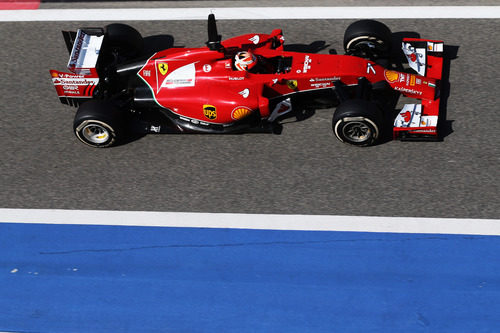 El Ferrari F14-T rueda en Baréin