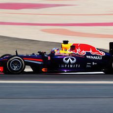 Daniel Ricciardo sale a pista con el RB10